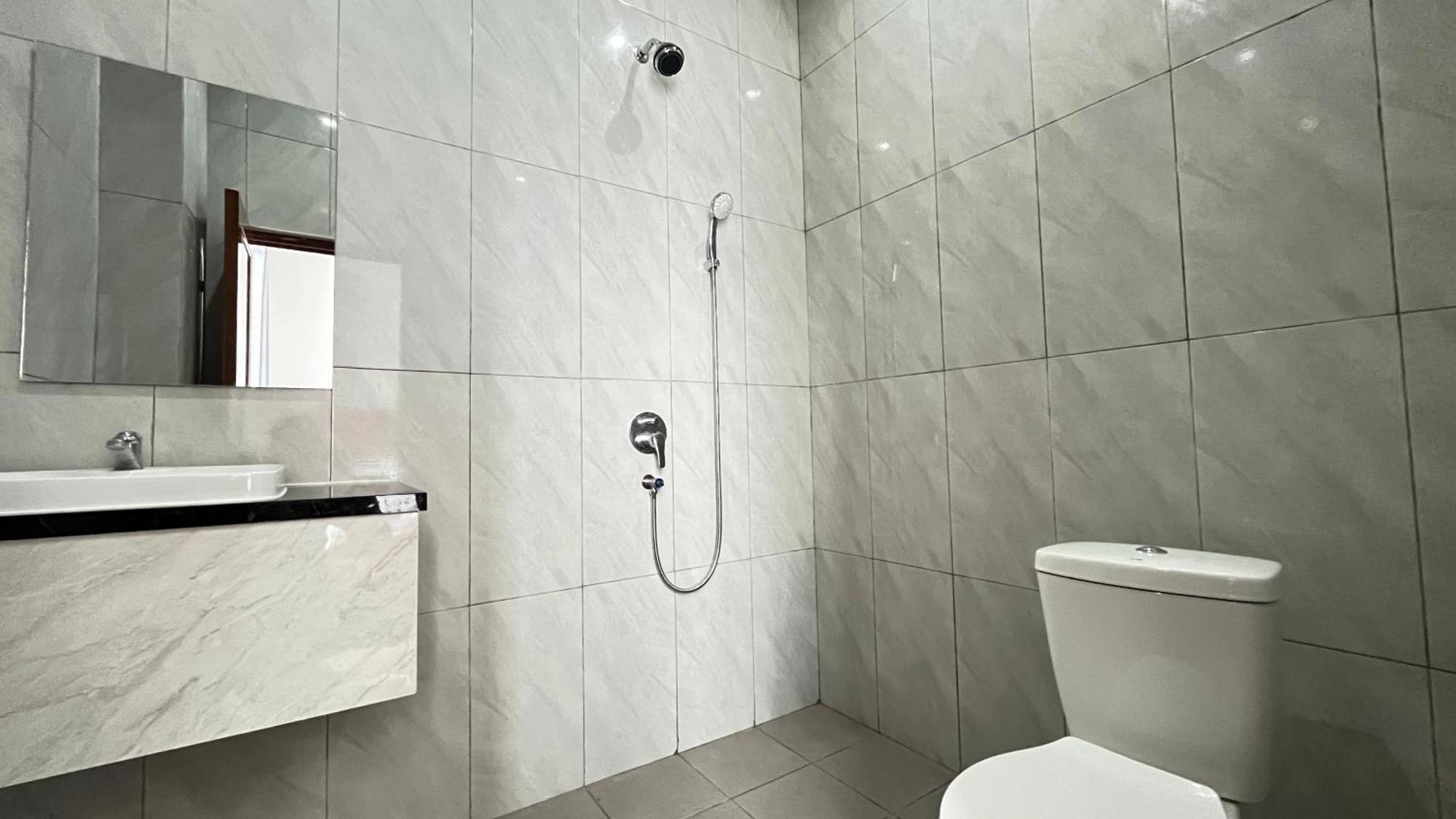 Reddoorz Premium At Jalan Diponegoro Lampung Hotell Bandar Lampung Exteriör bild